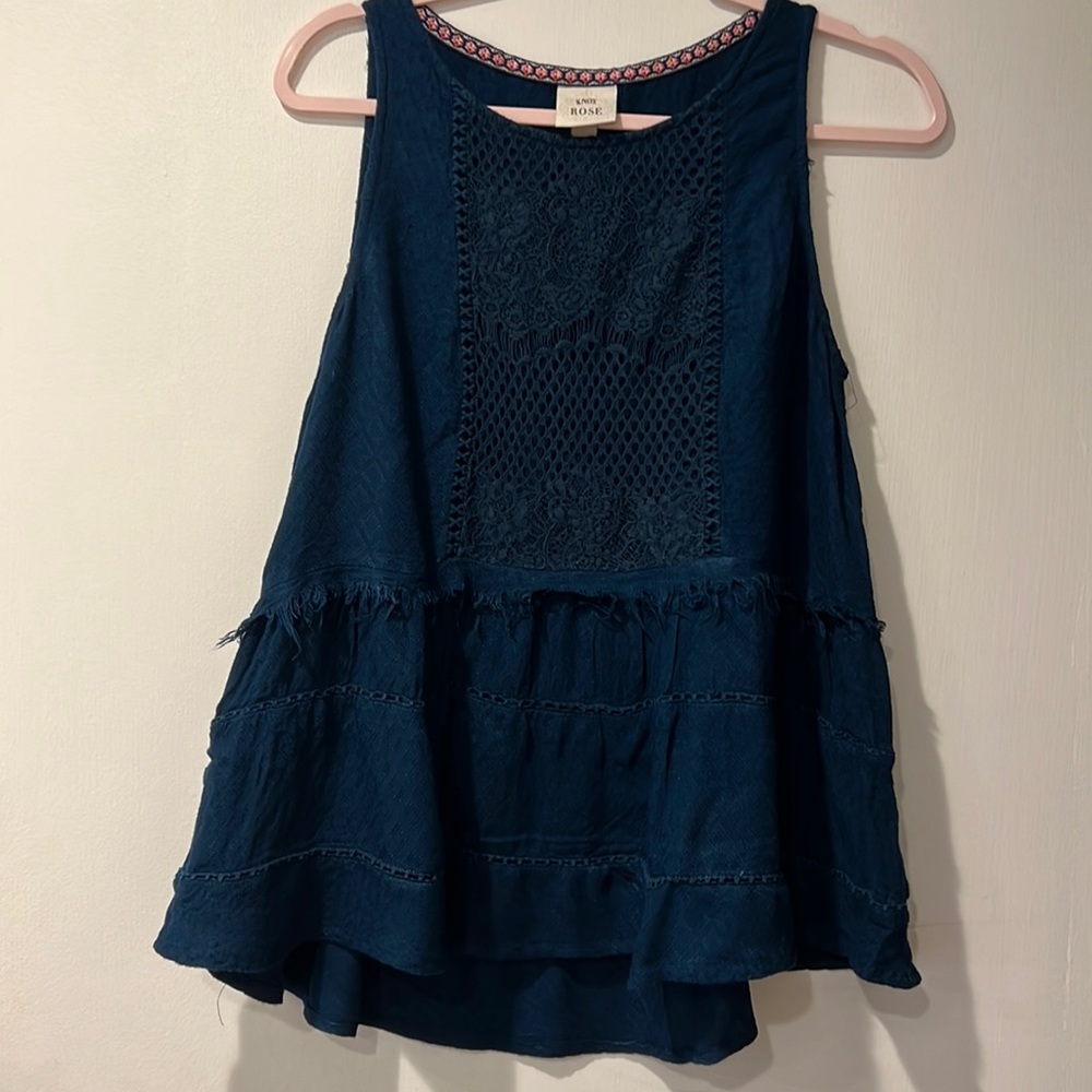 Super cute flowy tank top